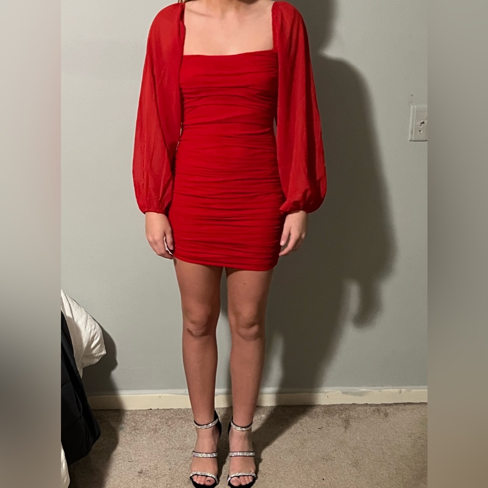 That’s so fetch says size 8 but it’s definitely not. Size small